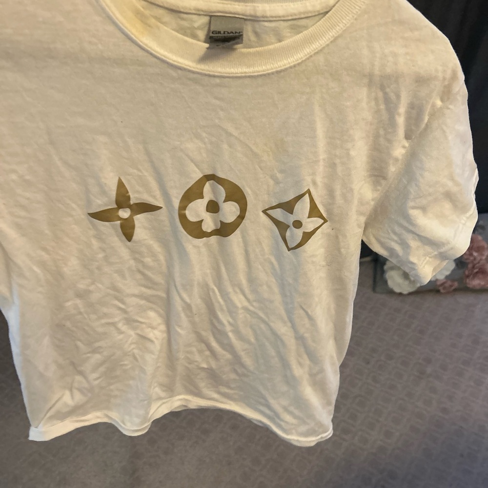 Designer inspired logo short sleeve shirt. - Picture 12 of 15